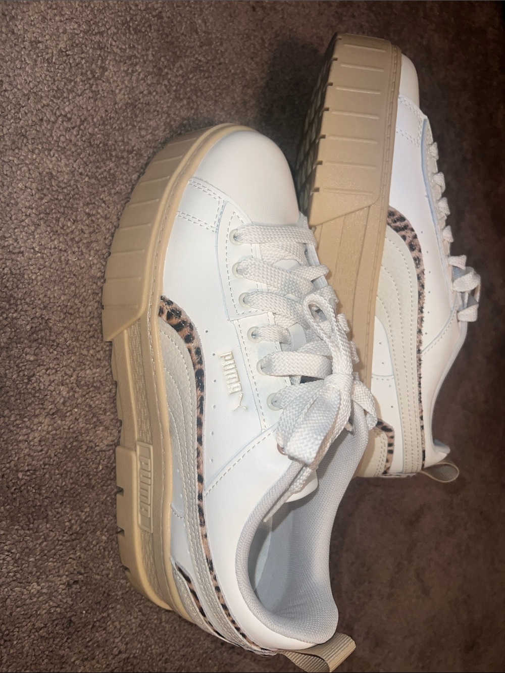 White/ cheetah stripe pumas